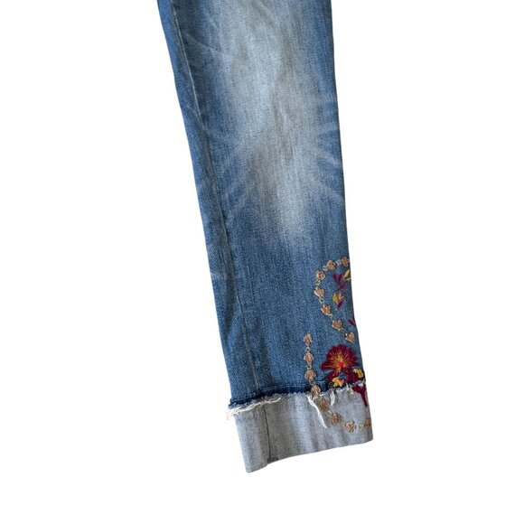 WHITE HOUSE BLACK MARKET WHBM Embroidered Slim Crop Jeans Size 6 - Picture 6 of 11